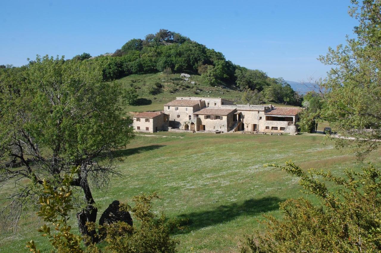 Le Domaine Du Castellas Sivergues Exterior photo