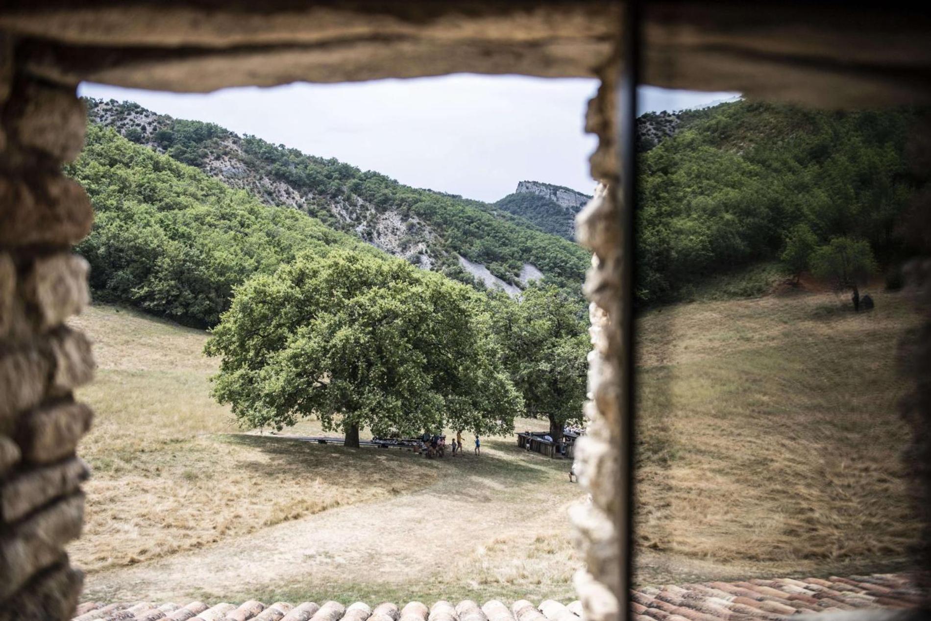 Le Domaine Du Castellas Sivergues Exterior photo