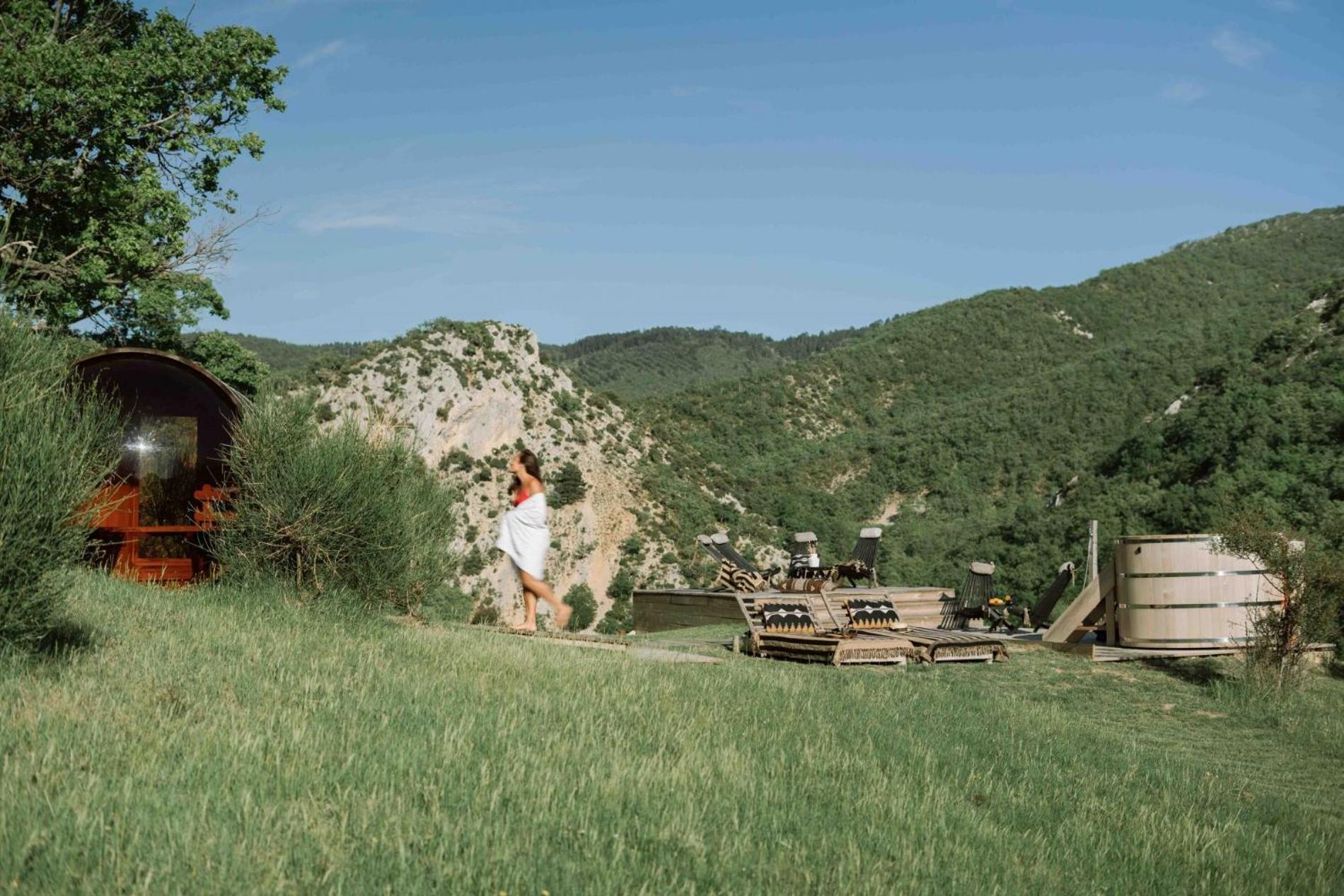 Le Domaine Du Castellas Sivergues Exterior photo